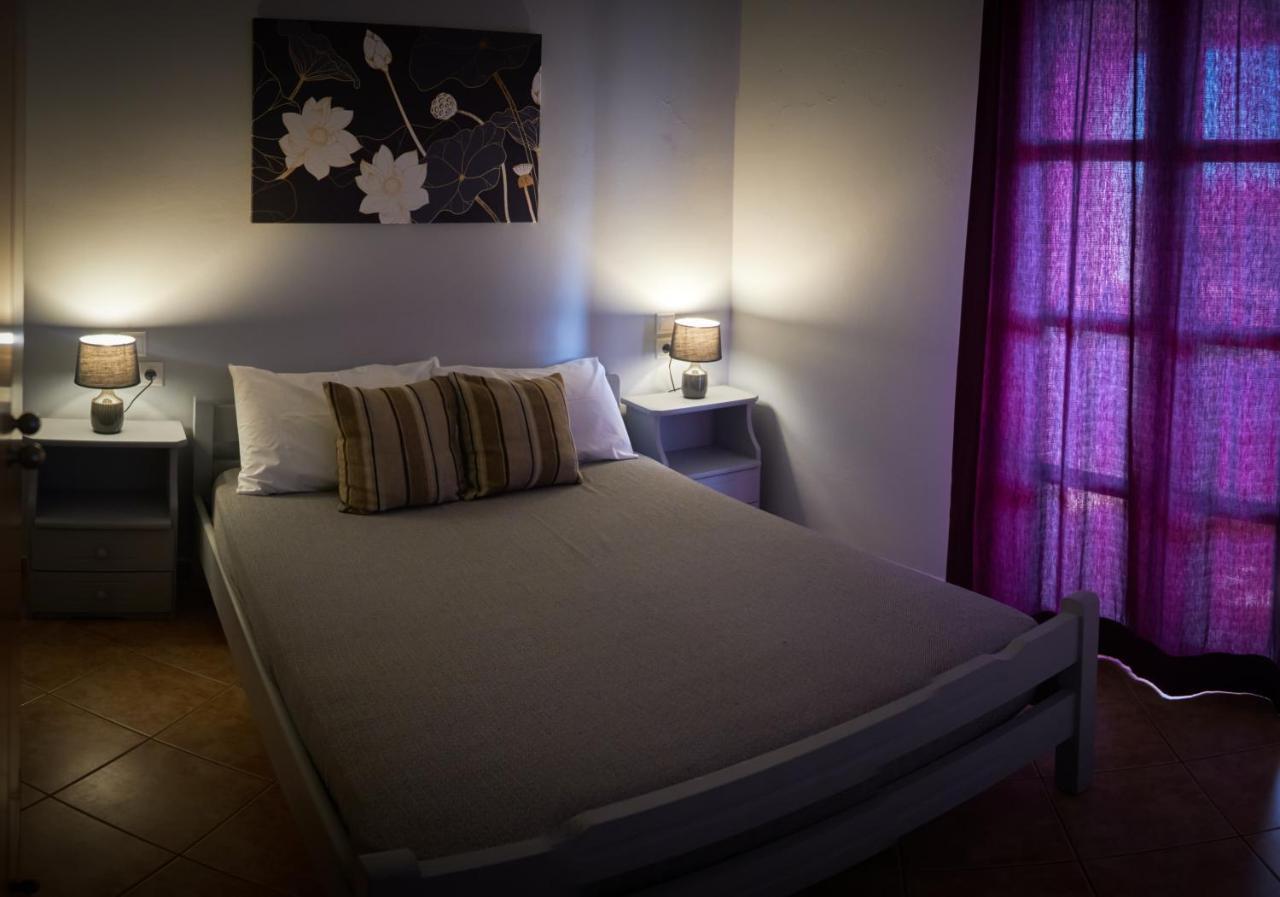 Vretti'S Apartment Fratsia Buitenkant foto